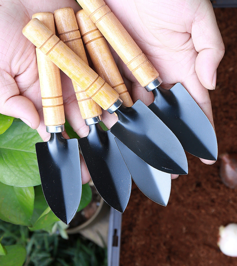 1Pc Stainless Steel Gardening Shovel Flower Planting Shovel Garden Wooden Handle Home garden tools Small Home Shovel Spade