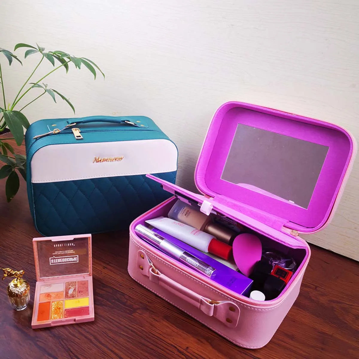 LED makeup bag with mirror large capacity cosmetics portable makeup professional with makeup box storage bag wholesale