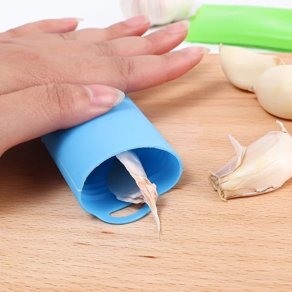 Silicone Garlic Peeler Practical Garlic Roller Stripper Peeling Vegetable Fruit Tools Household Creative Kitchen Gadgets Tools