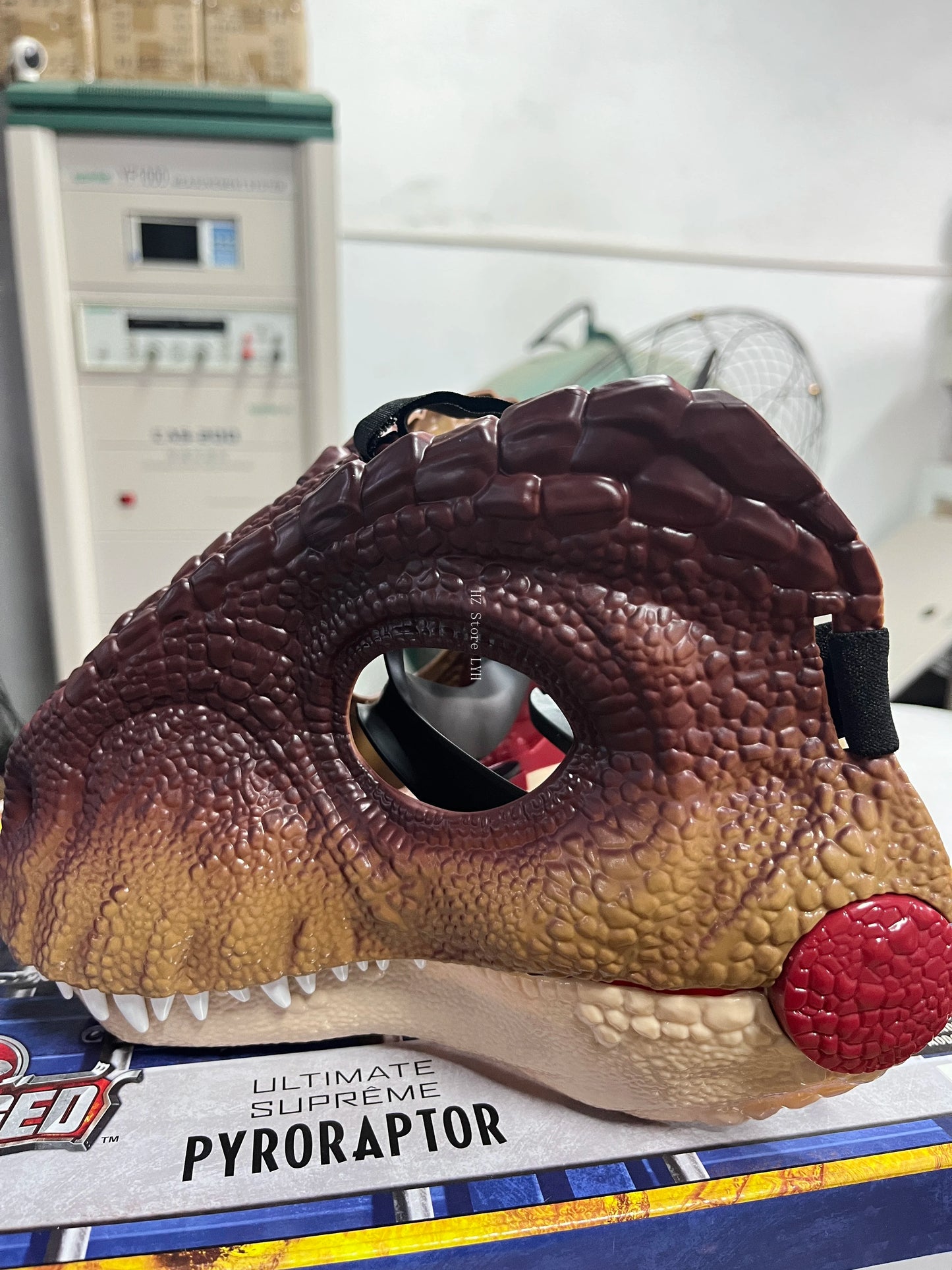 Jurassic World Toy Hard Plastic Dinosaur Mask with Opening Jaws & Sound Effect Velociraptor Mask DIY Dino Toys for Kids Gift