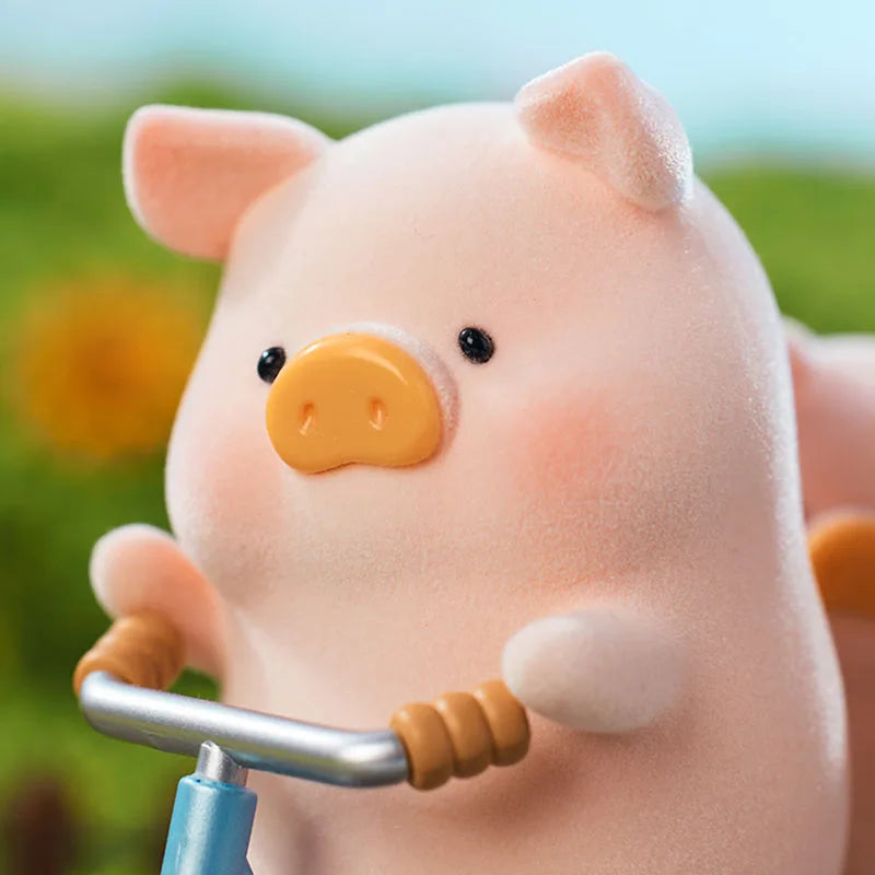 Lulu The Piggy Travel Series Kawaii Ornaments Figurines Home Decor Desktop Model Dolls Gilrs Gift Model Toys