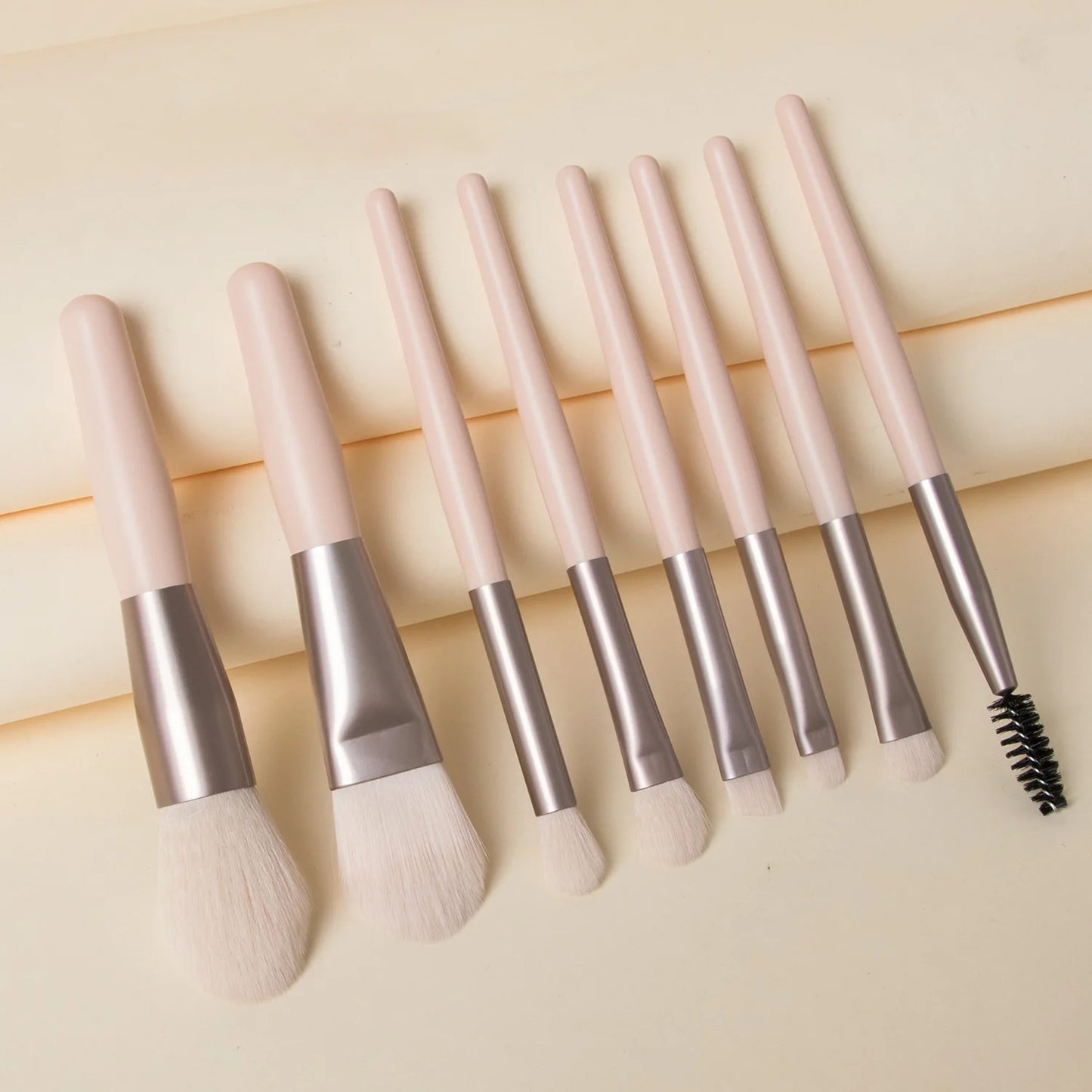 8Pcs Makeup Brush Set Makeup Concealer Brush Blush Loose Powder Brush Eye Shadow Highlighter Foundation Brush Beauty Tools