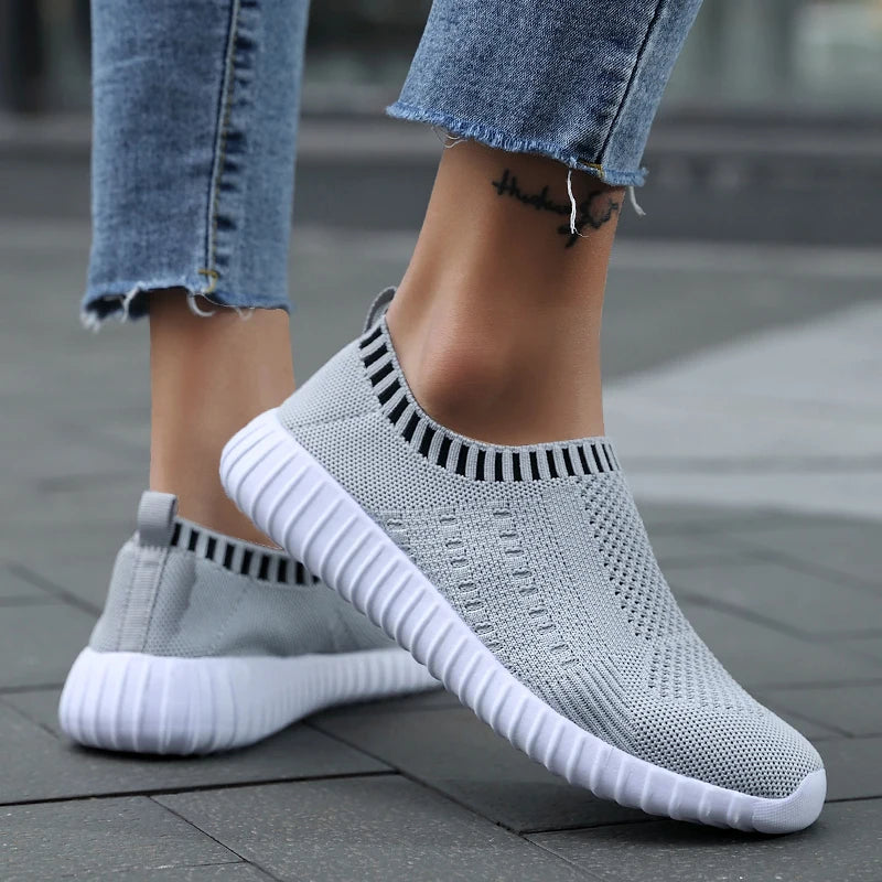 Women Sneakers Mesh Breathable Casual Tennis Shoes for Women Outdoor Walking Shoes Slip on Comfortable Lightweight Running Shoes