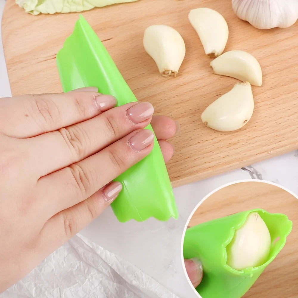 Silicone Garlic Peeler Practical Garlic Roller Stripper Peeling Vegetable Fruit Tools Household Creative Kitchen Gadgets Tools