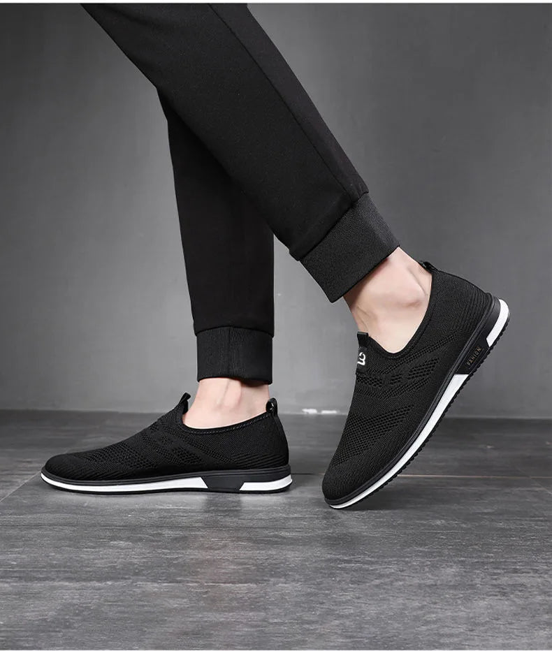 Sneakers Men 2023 New Breathable Mesh Lightweight Casual Shoes Comfortable Soft Bottom Flats Slip on Men Shoes Zapatillas Hombre