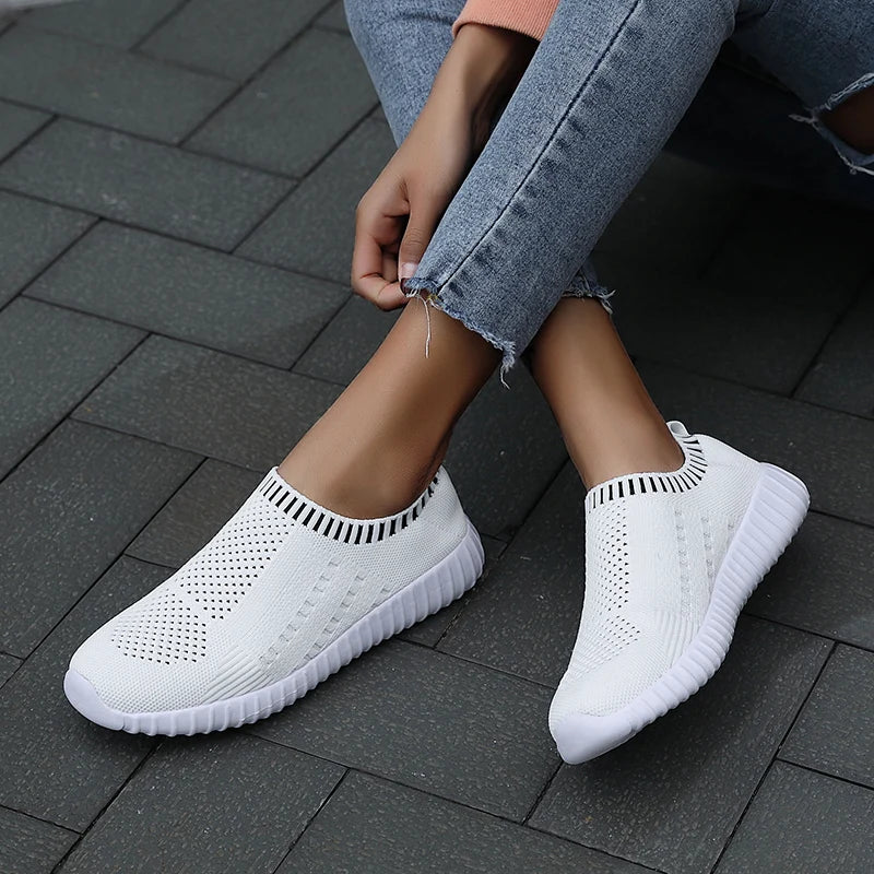 Women Sneakers Mesh Breathable Casual Tennis Shoes for Women Outdoor Walking Shoes Slip on Comfortable Lightweight Running Shoes