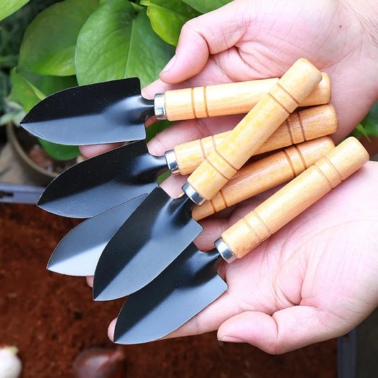 1Pc Stainless Steel Gardening Shovel Flower Planting Shovel Garden Wooden Handle Home garden tools Small Home Shovel Spade