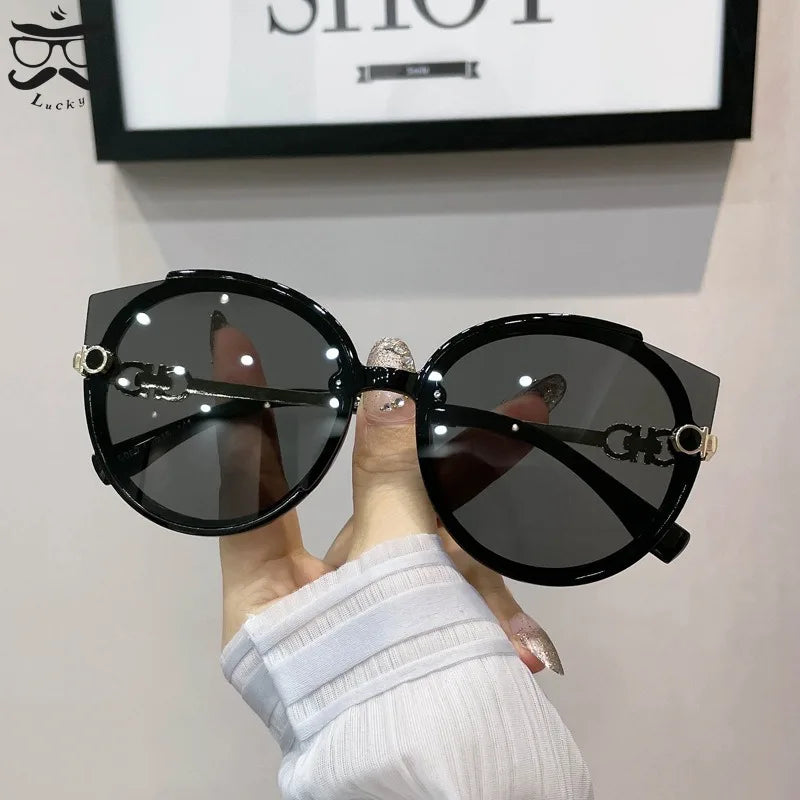 Women's Sunglasses Fashion Street Photo Trend Seaside Sunglasses UV Protection Personality Fashion Sunglasses Gafas De Sol