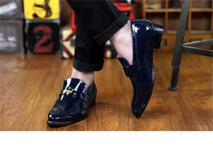 2024 New Fashion Red Men's Social Shoe Casual Glitter Leather Loafers Shoes for Men Slip-on Pointed Toe Dress Shoes Men Footwear