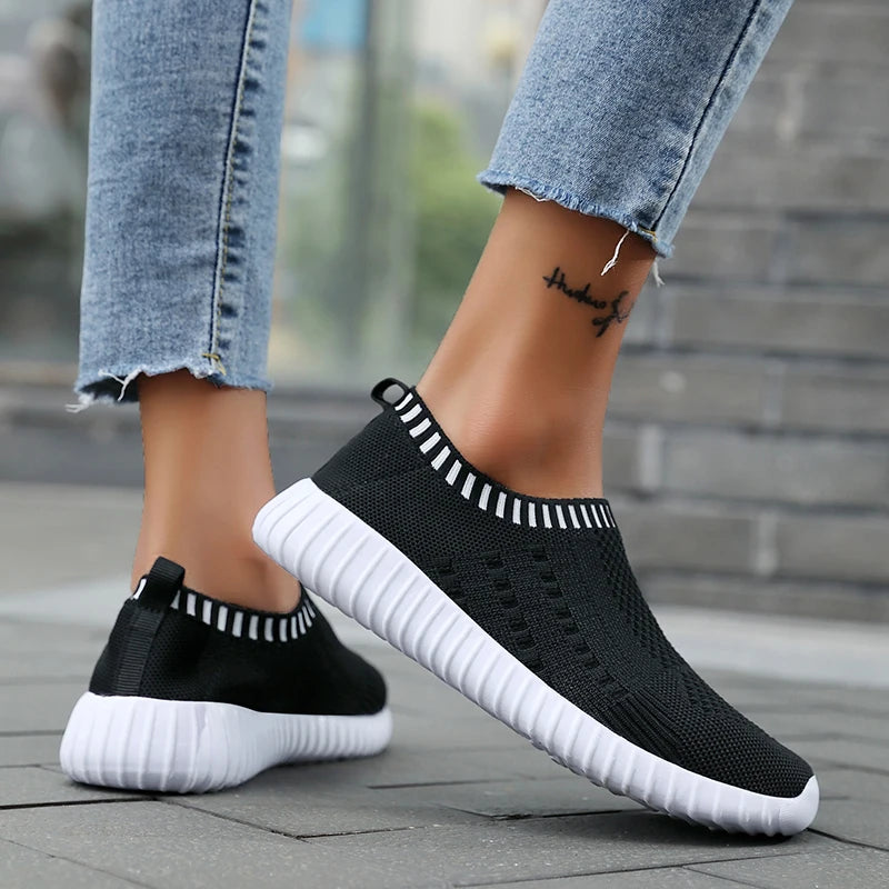 Women Sneakers Mesh Breathable Casual Tennis Shoes for Women Outdoor Walking Shoes Slip on Comfortable Lightweight Running Shoes